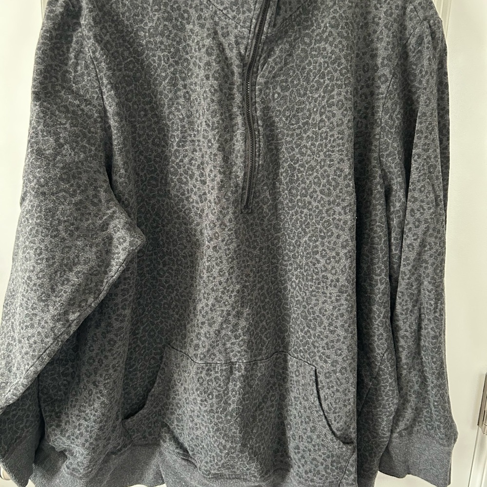 Torrid 2 pc animal print sweat set